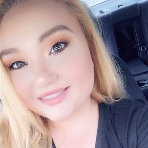 Meet your Posher, Ava